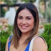 Profesora de Psicología o Criminología imparte clases a alumnos de estas carreras